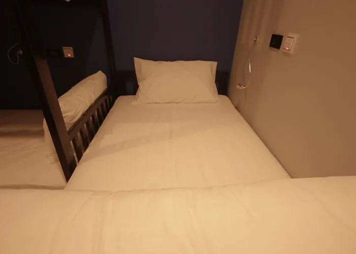 The Blocks Sukhumvit 10 旅馆 *
