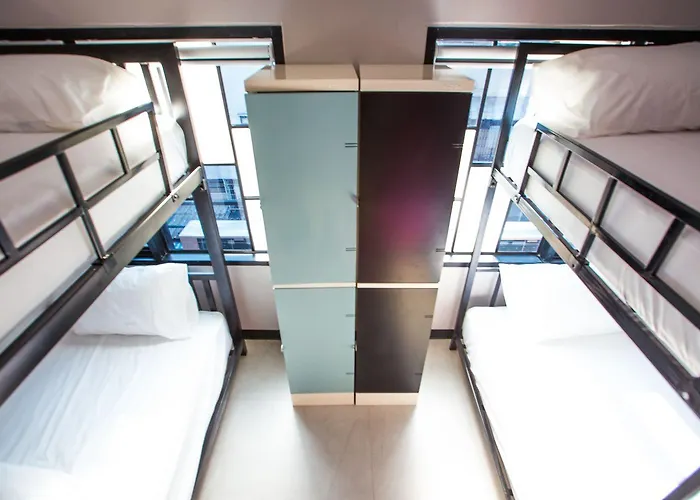The Blocks Sukhumvit 10 旅馆 *