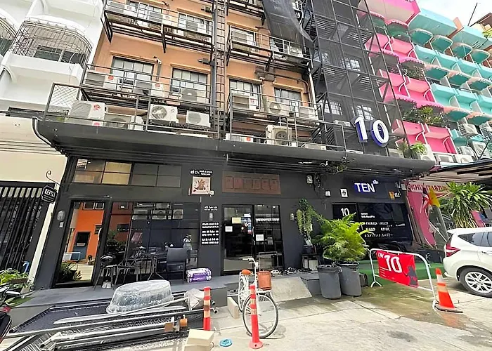 The Blocks Sukhumvit 10 *