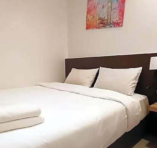 The Blocks Sukhumvit 10 *