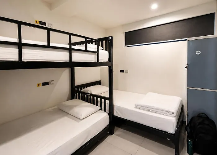 The Blocks Sukhumvit 10 旅馆 *