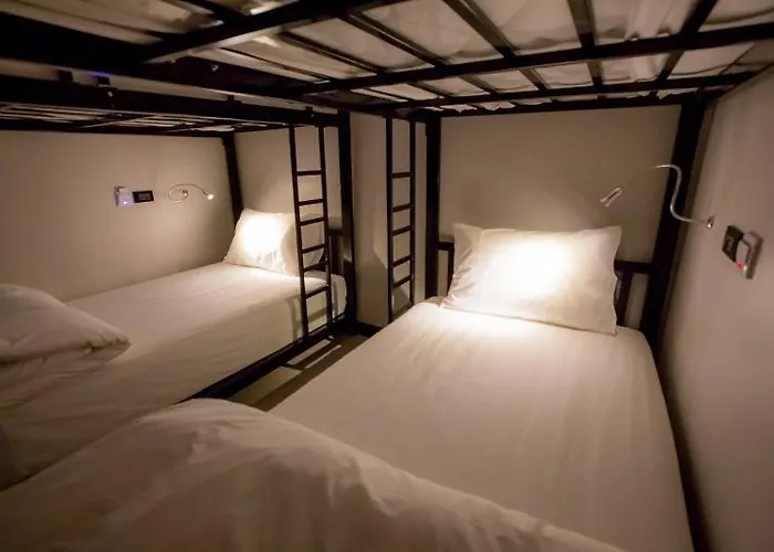 Vandrarhem The Blocks Sukhumvit 10 *